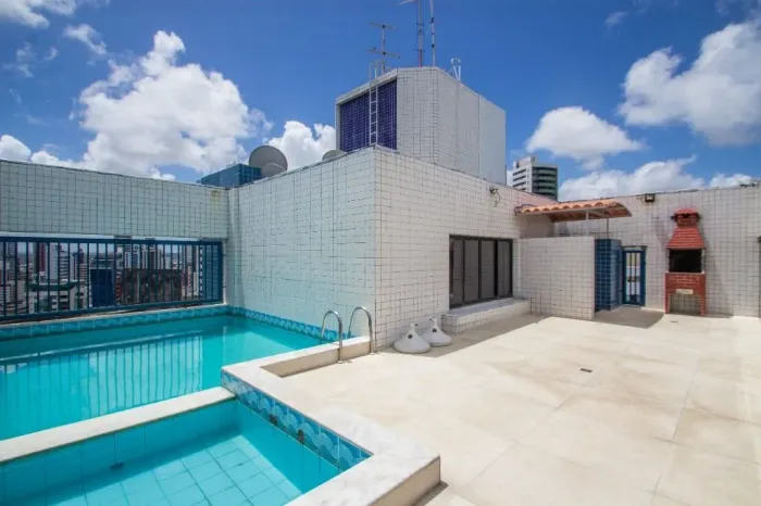 Apartamento para locação no Edifício Vitória Regia, na Rua dos Navegantes, em Boa Viagem
