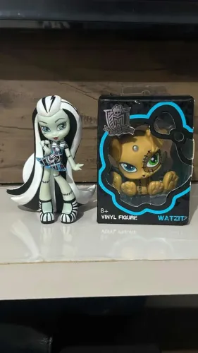 Lote figures frankie