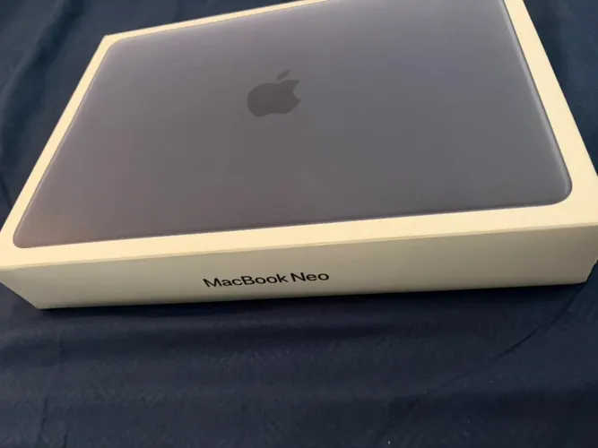 MacBook Apple neo lacrado 