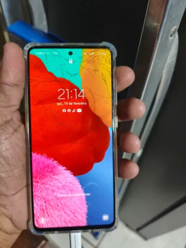 Celular A51 semi novo