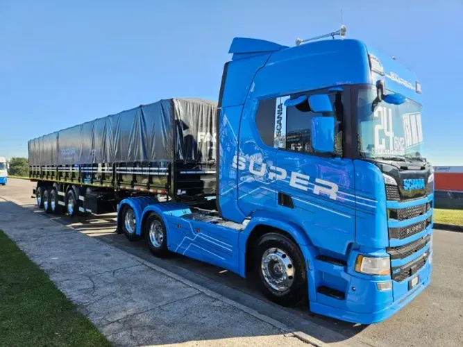 Scania R460 SUPER 6x2 Ano 24 Baixo Km + 4 Eixo Graneleiro Facchini 0km ano 26 com pneus