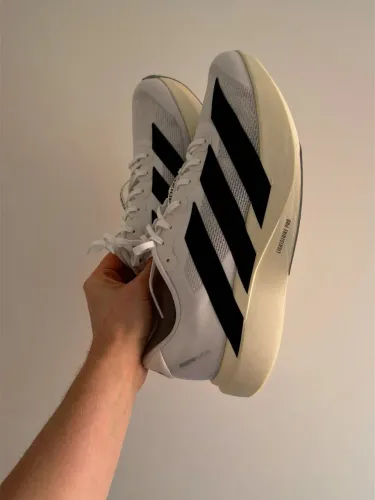 Tênis de Corrida Evo Adidas 