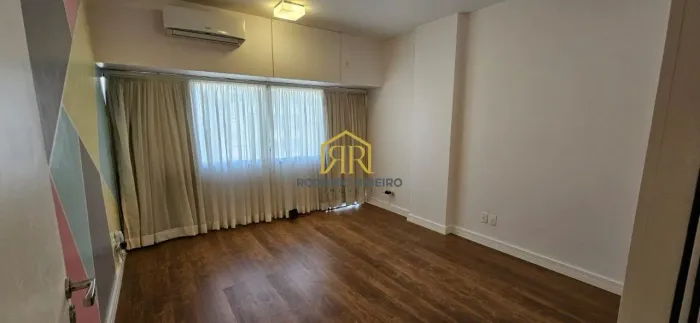 SALA COMERCIAL COM 30m² privativos 01 VAGA- CENTRO