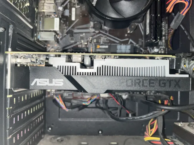 GTX1650 4GB ASUS