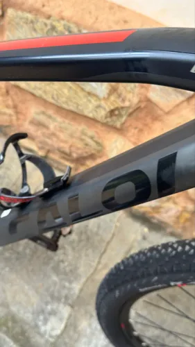 Bicicleta Caloi Racing Elite Carbon M