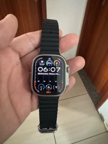 Apple Watch Ultra 2 - 49 mm - Titânio