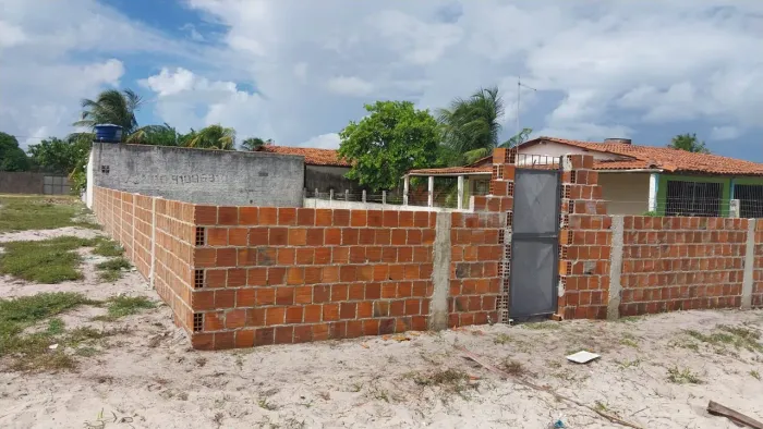 TERRENO  NA PRAIA DE PONTA DE PEDRA!
