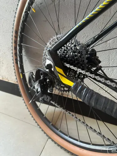 Bicicleta aro 29 - Tam 19