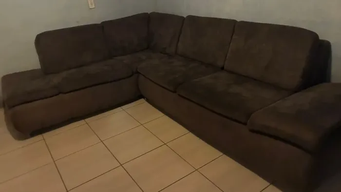 Sofá em L Marrom