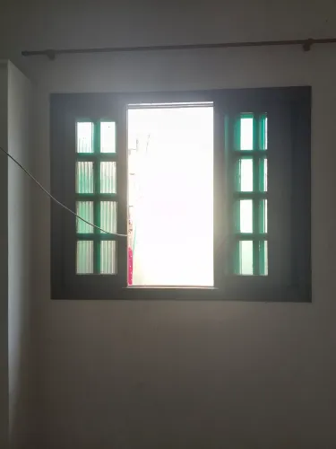 Janela um e meio por um