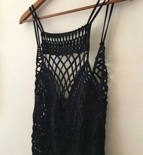 Saída de praia preta macrame P oh boy ! Nova
