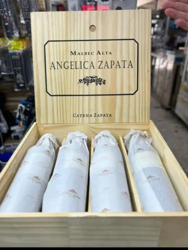 ANGÉLICA ZAPATA 