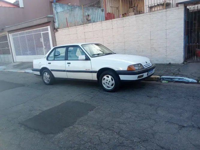 Chevrolet Monza GLS/ Hi-tech 2.0 EFI 2P E 4P 1995