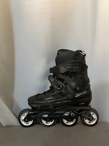 Vendo Patins HD Inline tam 36 acompanha acessórios
