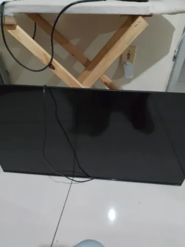Tv smartv Semp 40 tela quebrada