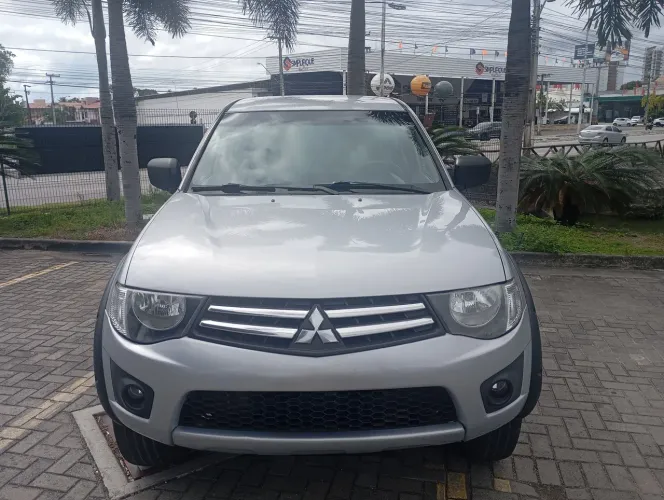 Mitsubishi L200 Triton GLS 3.2 CD TB Int.diesel MEC 2013
