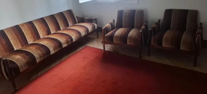 Conjunto Retrô Vintage: Sofá + 2 Poltronas em Jacaranda