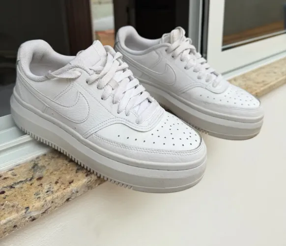 Tennis NIKE court feminino