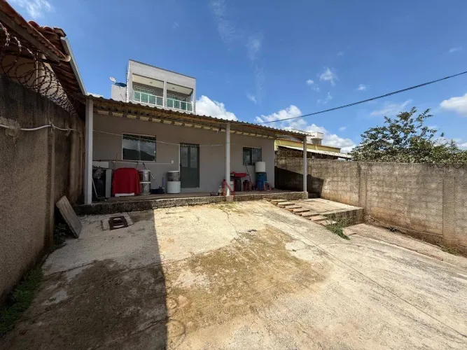 Casa com 1 dormitório à venda por R$ 140.000,00 - Vale Verde - Mateus Leme/MG