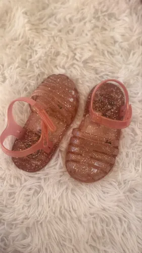 Sandália menina Barbie tamanho 22
