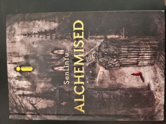 Livro alchemised usado em perfeitas condições