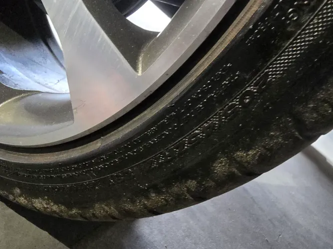 Aro 17 4 Furos + 4 Pneus novos