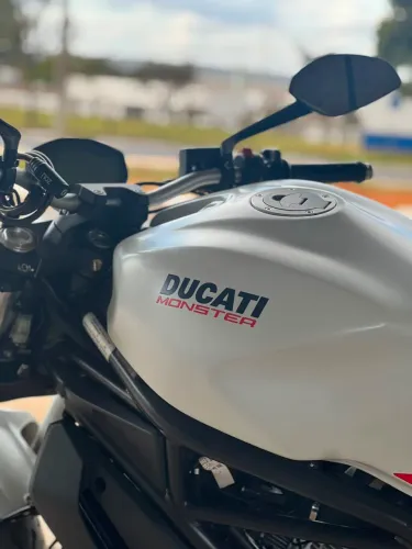 Ducati monster 797