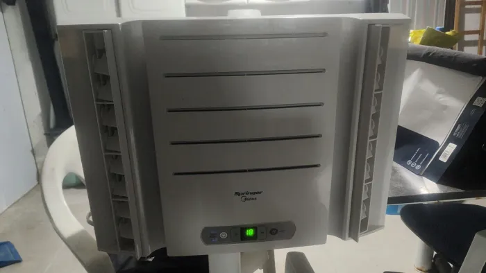 Ar condicionado Springer Midea de janela acj