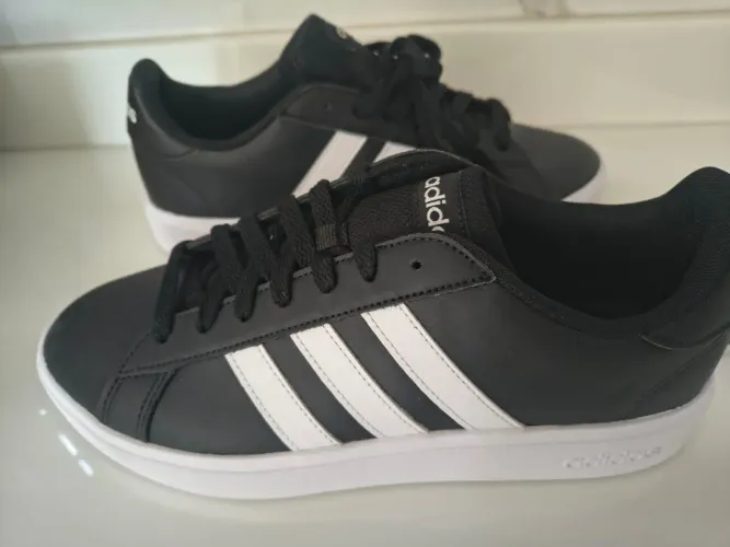 Tênis Adidas preto número 40 original
