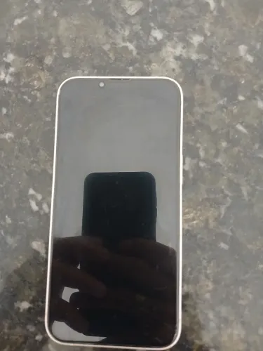 Vendo IPhone 13 seminovo em ótimo estado