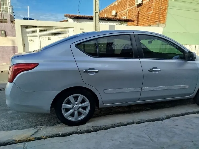 Nissan Versa SL 1.6 16V Flex Fuel 4P Mec. 2013