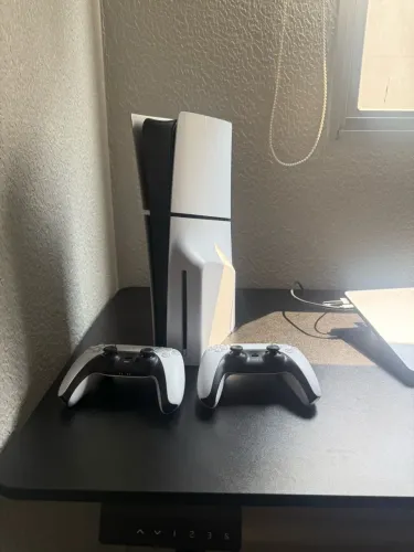 Ps5 Slim Impecável + 2 controles + Leitor de disco