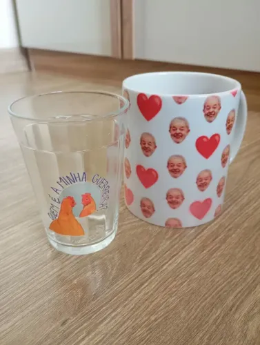 Copo meme e caneca Lula.