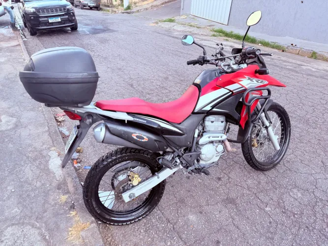 Vendo xre 300 raly
