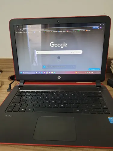 Vendo Notebook HP versão 22H2, Windows 11 pro, 8GB RAM, 222GB armazenamento, cor vermelha
