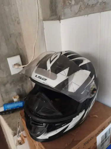 Capacete