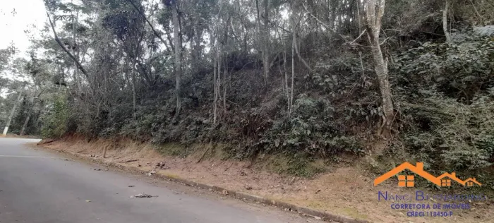 Lote a venda em condominio fechado em Aruja