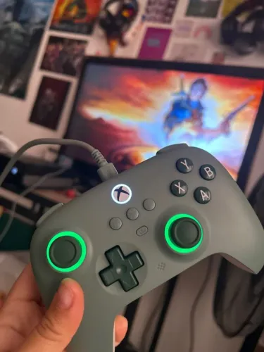 Controle 8BitDo Ultimate C Wired Xbox - Analógicos Hall Effect - 1 mês Game Pass - Lacrado