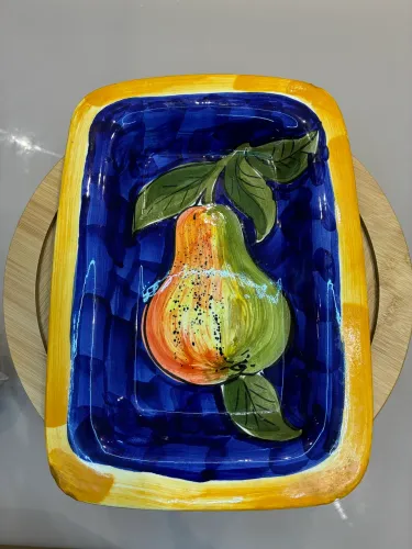 Travessa de cerâmica pintada a mão