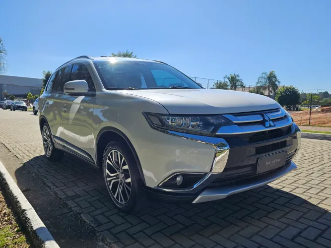 Mitsubishi Outlander 2.0 16V 160cv Aut. 2016