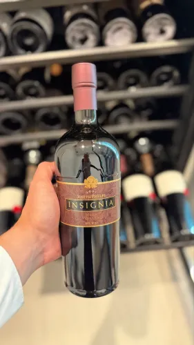 Vinho insígnia 2001 