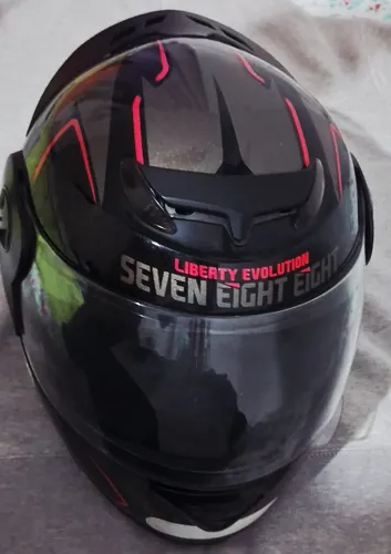 Capacete