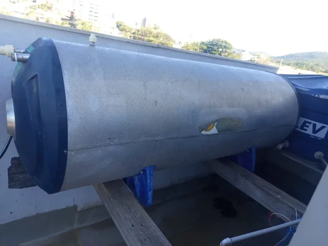 VENDO BOILER / RESERVATÓRIO TÉRMICO PARA AQUECEDOR SOLAR - 600 LITROS