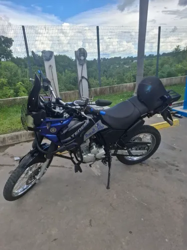 Vendo Ténéré 250cc 2012 top leia a direito