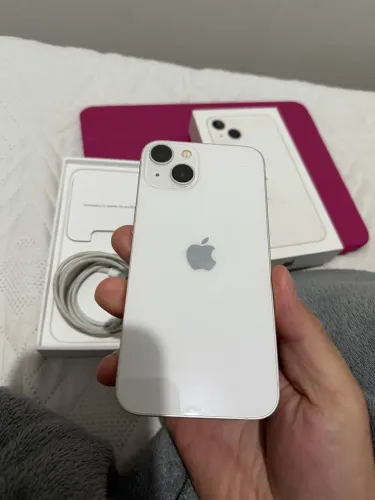 iPhone 13 normal 128 gb 87% bateria