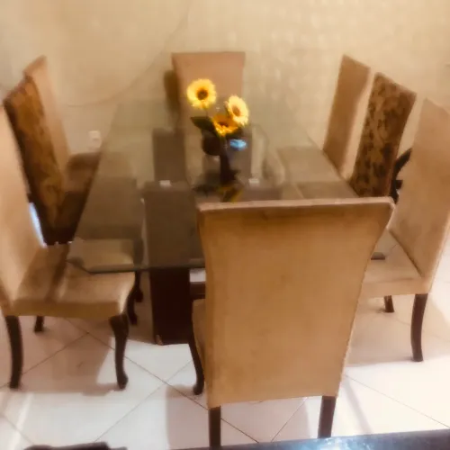 Vendo mesa de vidro com 8 cadeiras