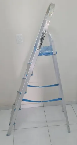 Escada de alumínio