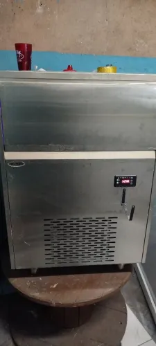 Máquina de gelo Niágara 100/60