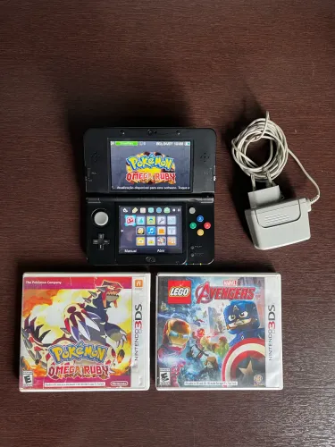 Nintendo New 3DS + Pokémon Omega Ruby + LEGO Avengers + Carregador + Cartão SD