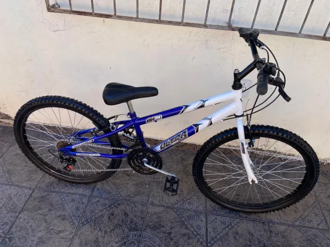 Bicicleta aro 24 infantil ultra 18 marchas em Excelente estado!!
